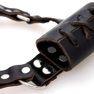 Venta al por mayor de cuero de vaca genuino diestro renacimiento medieval espada Rana Color negro cuero espada titular artesanías de cuero - Product Image 3