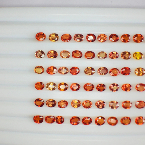 Pierres précieuses naturelles de coupe ovale saphir orange de bonne qualité avec un superbe lustre coupe parfaite pour toute fabrication de bijoux à bas prix - Product Image 1