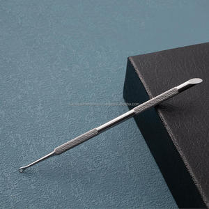 Pousse-cuticules double tête en forme de fer à cheval, en acier inoxydable, réutilisable, pour le nettoyage des ongles, le retrait du vernis et l'élimination des peaux mortes - Product Image 4