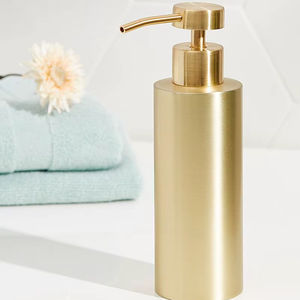 Distributeur de savon en métal pour salle de bain, pour un espace sous l'évier propre et organisé, avec une construction robuste et une finition élégante - Product Image 1