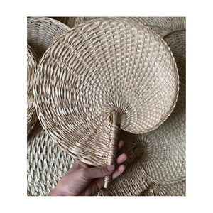 El precio más bajo Bamboo Handfan Palm Leaf Handfan Decor Artículo Handfan hecho a mano Muchos productos naturales de color - Product Image 1