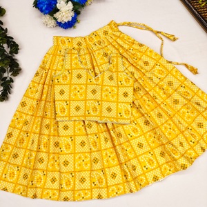 Shoryam Fashion - Lehenga Choli Amarillo Bandhani para Niñas |   Traje Tradicional Étnico para Niños, para Bodas, Fiestas, Completamente Cosido - Product Image 3