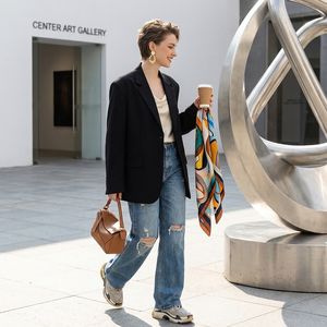 Orecchini Pendenti Moderni in Oro Opaco, Design Geometrico Irregolare, Gioielli Astratti alla Moda per Uso Quotidiano - Product Image 4