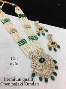 Ensemble de bijoux de mariée élégant en Kundan et moissanite | Collier et boucles d'oreilles époustouflants pour les fiançailles, les mariages et les occasions spéciales - Product Image 4