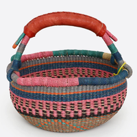 Panier rond de luxe Bolga du Ghana tissé à la main aux couleurs vives pour le stockage écologique et la décoration intérieure