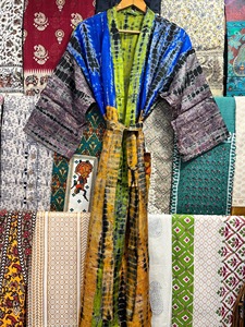 กิโมโนผ้าบาติกชุดกิโมโนยาวสีเทาเสื้อคลุมมัดย้อมชุดกิโมโนสำหรับบุรุษกิโมโนสไตล์โบโฮชุดกิโมโนสำหรับสตรีชุดใส่ไปพักผ่อนชุดกิโมโนยาว - Product Image 6