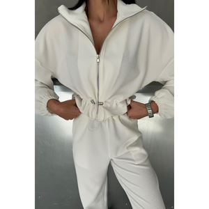 Conjunto Deportivo de Tela Blanca, Regalo Perfecto para Entusiastas del Deporte - Product Image 4