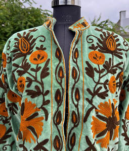 Belle veste en velours pour femme avec broderie florale Work Girl's Suzani Jacket for Party Wear - Product Image 2