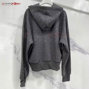 Survêtement pour femmes avec strass, capuche, léger, respirant, polyester/coton, coupe régulière, finition brillante, éléments décoratifs - Product Image 2