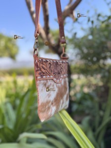 Sac à main en cuir de vachette, cuir sculpté à la main, petit sac bandoulière, style bohème gitan, fait main, style western, sacs multi-usages - Product Image 2