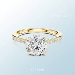 Anillo de Racimo Redondo Hecho a Medida con Calidad VS Certificada y Clasificación IGI, Diseño Elegante y Brillante para Amantes de las Joyas Atemporales - Product Image 1