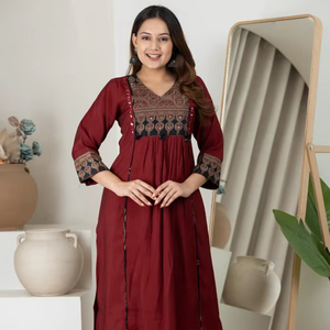 Roman Soie Designer Pantalon Kurti Et Dupatta Collection Catalogue complet disponible au tarif de gros, collection premium. - Product Image 1