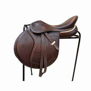 Sillín de doma inglesa de cuero personalizado, tachuela de equitación duradera y cómoda con forro de malla - Product Image 2