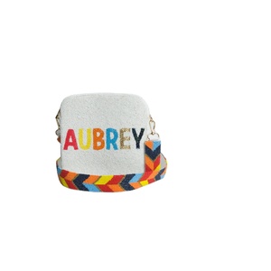 Sac à main à bandoulière perlé personnalisé pour femmes, sac à bandoulière perlé pour journée de jeu et dates décontractées - Product Image 1