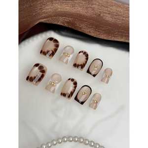 Uñas Postizas Amber Sovereign - Accesorio Elegante para Decoración de Uñas - Product Image 2