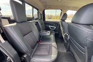 Nissan Titan XD PRO-4X 4X4 2017 USADO, Volante a la Izquierda/Derecha - Product Image 4