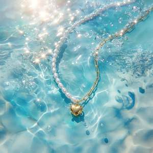 Collier asymétrique en acier inoxydable plaqué or Jeulia avec fermoir trombone et cœur en perle - Product Image 4