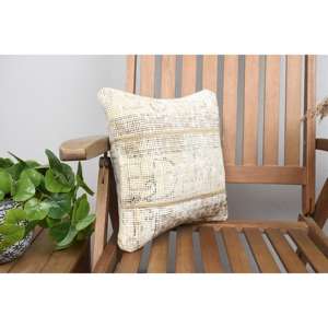 Luxe 14x14 pouces Beige laine Kantha Patchwork oreiller Design rustique Vintage moelleux brodé motifs imprimés tissés pour la literie - Product Image 2