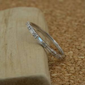 Brillante fascinante laboratorio crecido anillo de diamante 10K oro Baguette corte VVS2 IGI certificado Premium joyería regalo de boda mujeres - Product Image 2