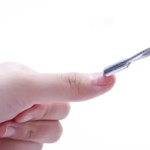 Poussoirs à ongles professionnels Poussoirs à cuticules de haute qualité Poussoirs à ongles à cuticules tranchants avec lime à ongles - Product Image 4