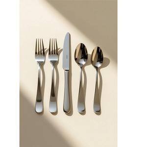 Juego de Cubiertos de acero inoxidable con acabado plateado, donde la elegancia moderna se une a la fuerza duradera para experiencias gastronómicas inolvidables - Product Image 4