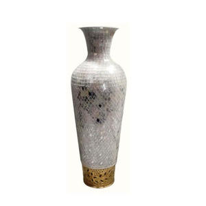 Jarrones de metal de gran venta, ideales para la decoración de temporada, que se transforman sin problemas entre arreglos festivos y cotidianos. - Product Image 6