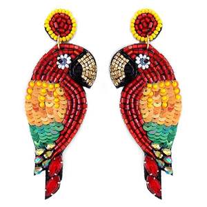 Boucle d'oreille Allie VODKA brodée de perles artisanales élégantes et uniques avec un design de luxe fantaisie et magnifique par Hiba Enterprises - Product Image 2