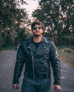 Chaqueta de cuero de PU de otoño e invierno de alta calidad, chaqueta de cuero con capucha para hombre, chaqueta de cuero de motorista para hombre - Product Image 5