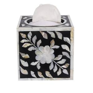 Boîte à mouchoirs fantaisie en nacre naturelle, fabriquée à la main par des artisans. - Product Image 1