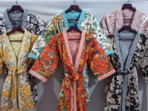 Lote de chaquetas acolchadas informales para temporada de invierno - Product Image 2