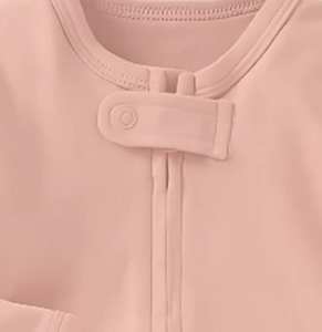 Barboteuse pour bébé en coton biologique avec pied et fermeture éclair Conception confortable pour tout-petits garçons Approvisionnement en vrac économique - Product Image 3