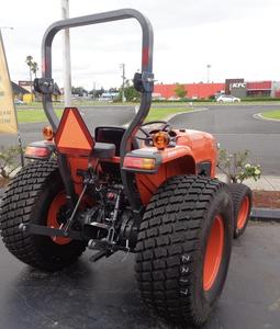 Tractor Kubota barato y asequible de buena calidad - Product Image 4
