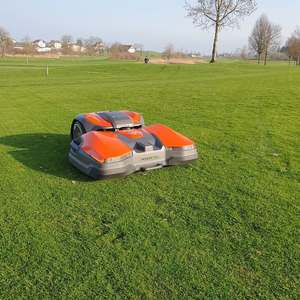 Mini tondeuse robotique intelligente avec fonction 4 temps Robot tondeuse de jardin étanche à distance automatique en vente à bas prix - Product Image 6