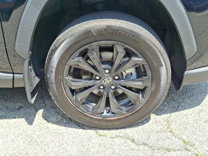 Toyota RAV4 Híbrida XLE Premium AWD 2023, Libre de Impuestos, Usada en Buen Estado, con Envío Mundial - Product Image 4