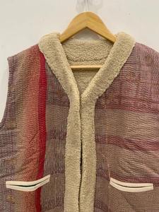 Gilet en coton sans manches à empiècement contrasté Gilet de couette Kantha antique Gilet à carreaux en molleton moelleux - Product Image 2