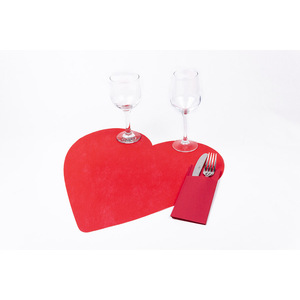 <b>Red</b> 42x42cm Heart-Shaped <b>Tablecloth</b> Novotex TNT 250pcs B2B - Product Image 1