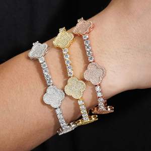 Anillo de Compromiso con Incrustaciones de Moissanita, Diseño de Trébol, Plata 925 - Product Image 5