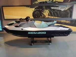 Modelo G T X 170 J e t S k i - 2025 de alto rendimiento para entusiastas de los deportes acuáticos - Product Image 2