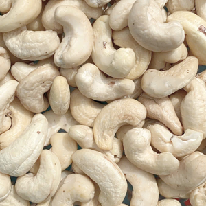 Oferta Especial: Nueces de Anacardo de Vietnam WW180 WW240 WW320 LP Crudas Congeladas Marca SANTIGO, Disponible en Envases de Marca Privada - Product Image 1