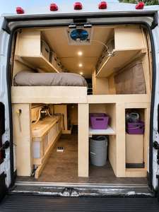 Fourgon d'aventure autonome - Mise à niveau du moteur, solaire + douche - Product Image 2