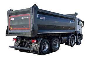 Camion benne basculante 8x4 robuste 2024 avec caisse en acier haute résistance pour le transport de marchandises, la construction et l'exploitation minière, sans accident - Product Image 5