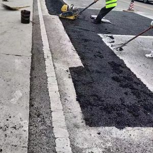 Material de asfalto de parche frío de rendimiento Premium para altos estándares en trabajos de reparación de carreteras y calzadas - Product Image 6