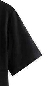 Camiseta moderna de ajuste informal para mujer, perfecta para salidas diarias de estilo, viajes y material transpirable suave de primera calidad de servicios OEM - Product Image 3