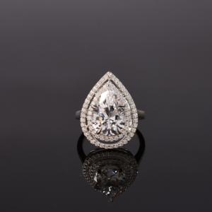 Nuevo anillo de diamantes de moissanita de diseño moderno con anillo de compromiso de estilo hip hop disponible a un precio asequible - Product Image 1