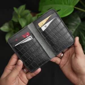 WF Leathercraft No. Cartera Vertical para Hombre 79, Negra, de Piel de Cocodrilo con Patrón de Caimán, Cierre de Cremallera, Forro de Poliéster y Algodón PU - Product Image 6