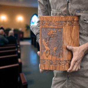 โกศเผาไม้แกะสลักทำด้วยมือสำหรับผู้ใหญ่ขี้เถ้าพร้อมดีไซน์ตกปลา - Product Image 3