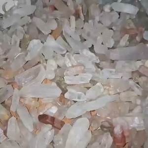 Vente en gros de baguettes de quartz clair brut sculptées en cristal naturel, pierres de guérison Reiki pour la décoration intérieure, le Feng Shui et l'amour - Product Image 2