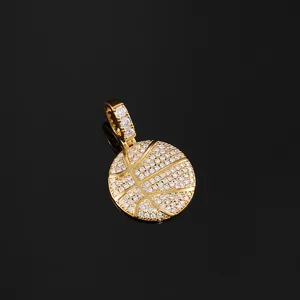 Collier pendentif personnalisé de luxe en alliage plaqué or avec diamants CZ glacés - Product Image 1