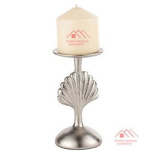 Portavelas de Aluminio Hecho a Mano con Acabado Dorado y Votivo de Vidrio - Product Image 4