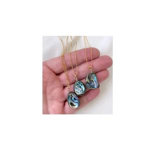 Collar con Colgante de Nácar Chapado en Oro Hecho a Mano con Cadena de Plata de Ley, Diseño Elegante y Lujoso para Compromiso - Product Image 2